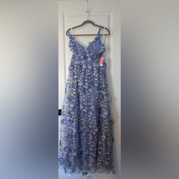 ARULA Dresses & Skirts - Arula Women’s Floral Mesh Embroidered Strappy Maxi Dress Periwinkle NWT Sz XL